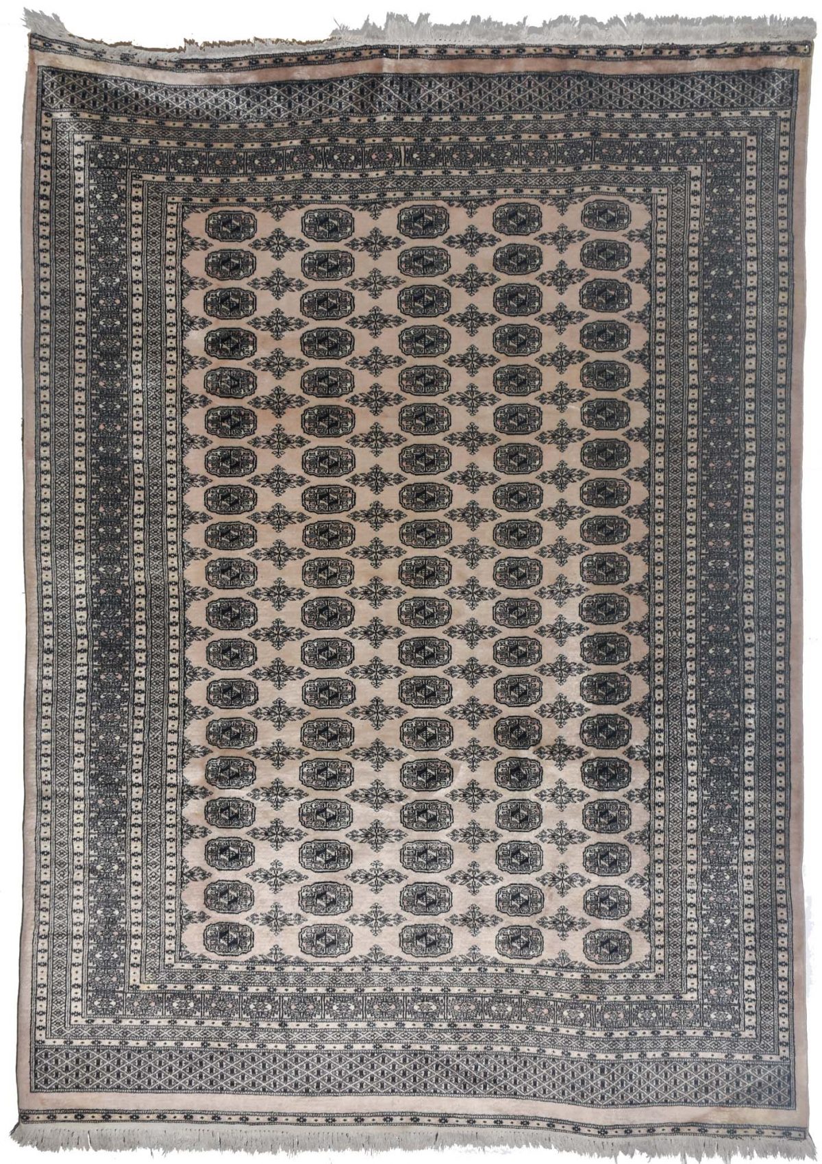 שטיח קאשמיר בגווני בז' וחום