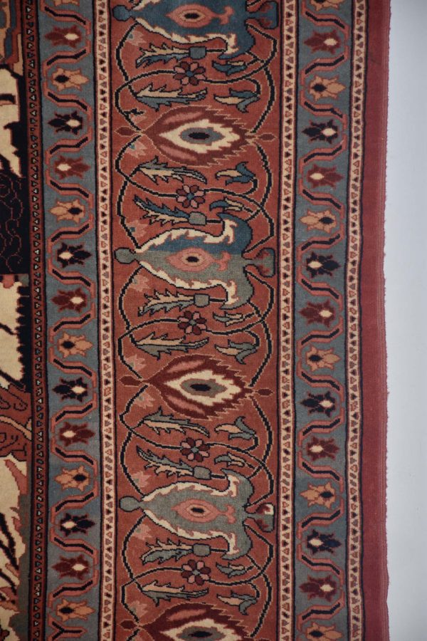 שטיח פרסי בגווני בז כחול ואדום