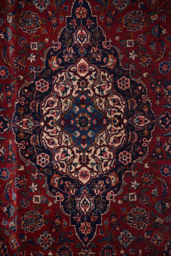 שטיח קאשאן בכווני אדום כחול ובז'